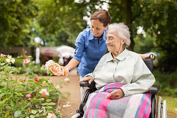 Experienced Personal Support Worker: Dedicated to Patient Care and Comfort